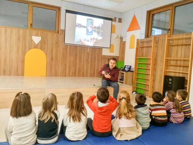 Stefan giving a talk on Software Craftsmanship for Kids